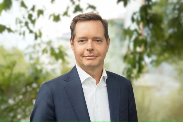 AkzoNobel names Fredrik Westin as CFO